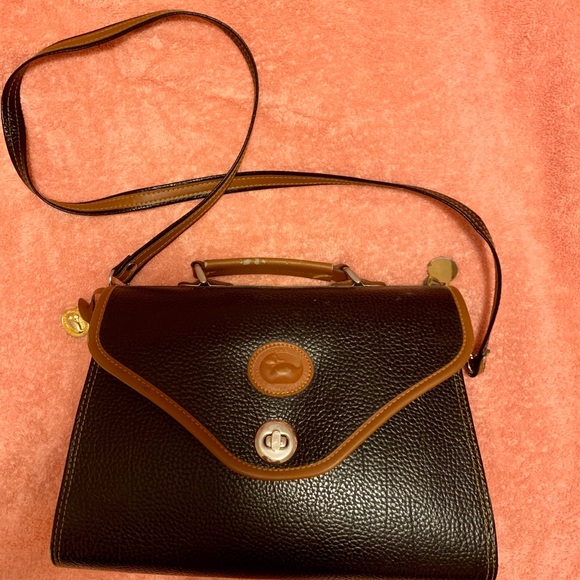 Dooney & Bourke Handbags - Vintage Dooney and Bourke Crossbody Purse